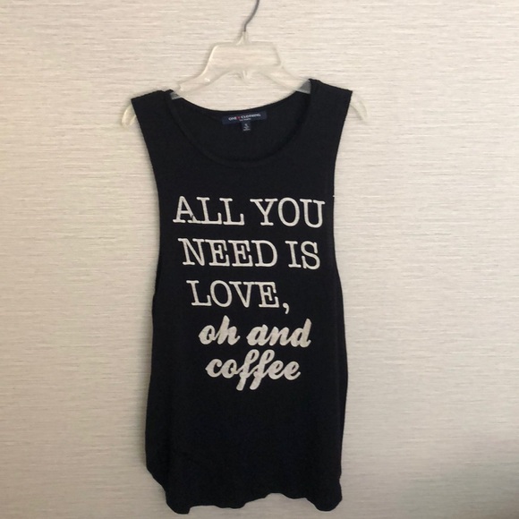 Graphic tank - Picture 1 of 3